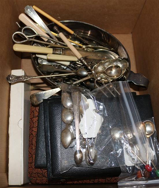 George III bright-cut silver sugar tongs, sundry small silver, mother of pearl scimitar bookmark, plated flatware, sundry plate etc